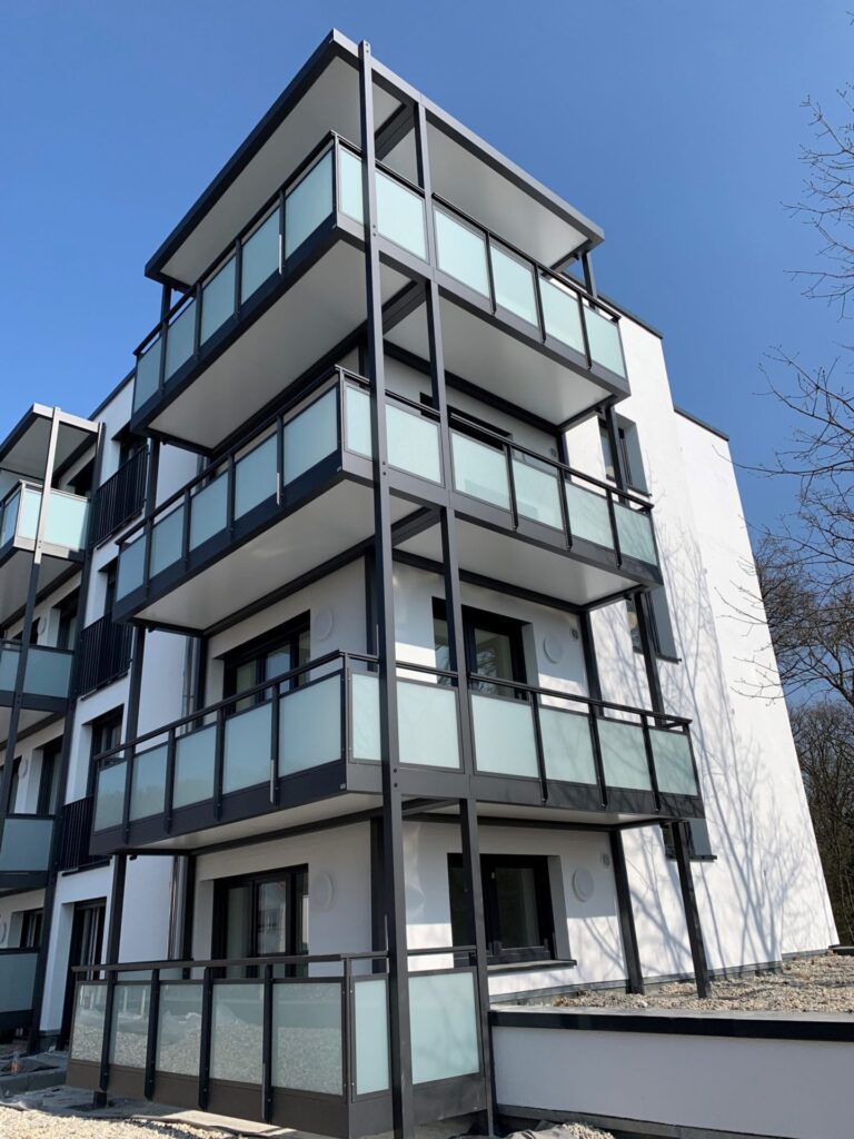 Bauphase - Balkonmontage: Bad-Soden-im-Taunus BONDA
