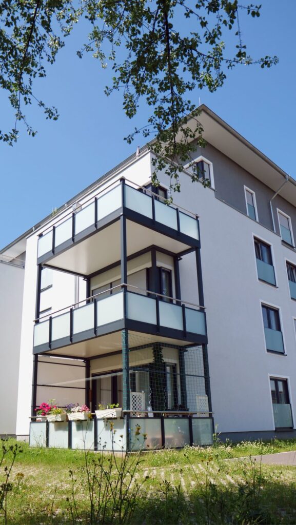 Balkone-aus-Aluminium-Heiligenstadt-Auf-der-Rinne