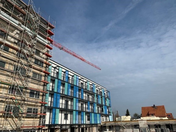 Baustelle-zur-Montage-BONDA-Balkone-Floersheim-Hospitalstrasse BONDA
