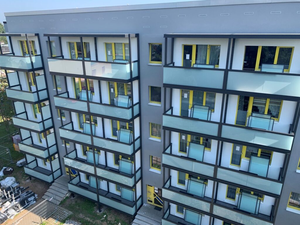 Montage-Balkone-SeitenwaendeHaendelstr.-9-15