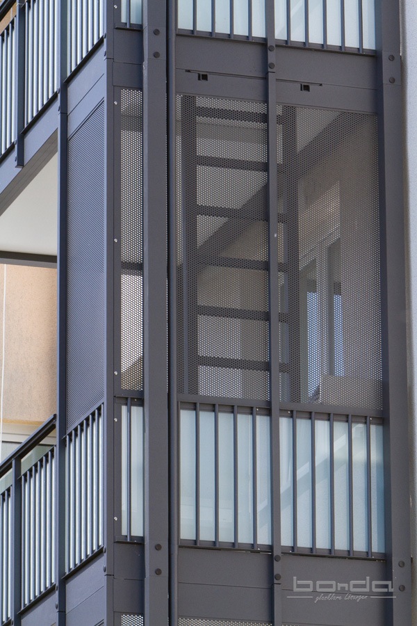 balkon-balkonanbau-balkonsystem-anbaubalkon-balkon-balkonbau-balkonsysteme-aluminiumbalkon-betonbalkon-zeitungsartikel-kassel-westring