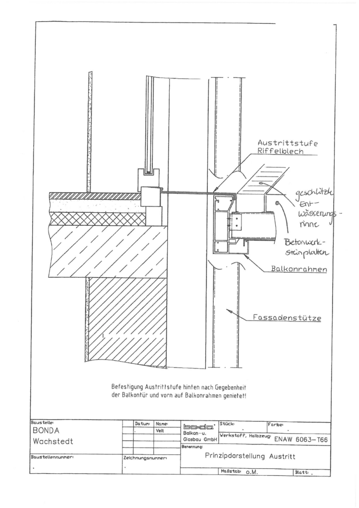 Austritt Prinzipdarstellung incl. Entwaesserungsrinne mit Werksteinbelag min - BONDA Balkon- und Glasbau GmbH